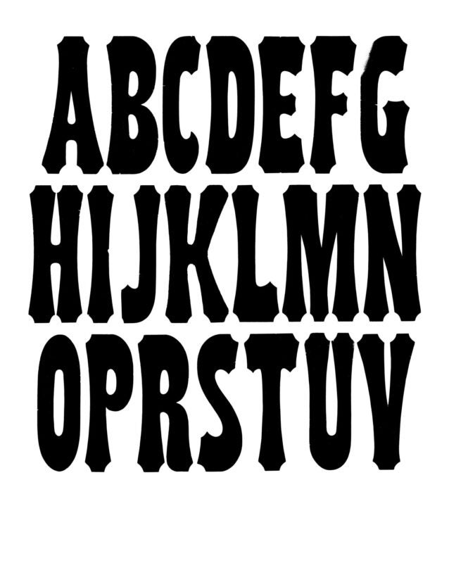 simple specimen of No. 124 wood type from the Rob Roy Kelly collection, printed in the UT Design Lab